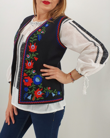Vesta brodata cu model traditional Doina 2 [2]