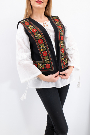Vesta brodata cu model traditional Filipa [3]