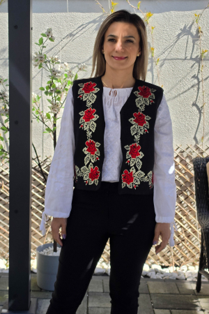 Veste Traditionale - Vesta brodata cu model traditional Flori 5