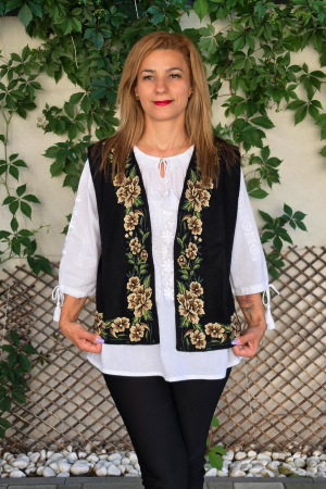 Veste Traditionale - Vesta brodata cu model traditional Minodora 3