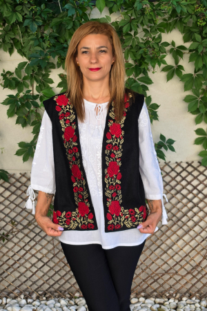 Veste Traditionale - Vesta brodata cu model traditional Minodora 4