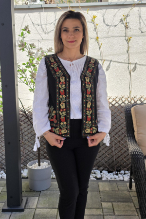 Veste Traditionale - Vesta brodata cu model traditional Suzi 8