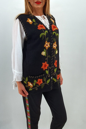 Vesta brodata din tricot 2 [2]