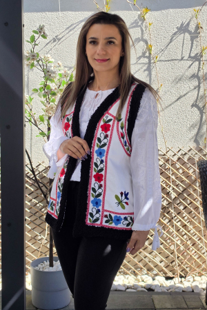 Vesta brodata traditional Dorina 3 [1]