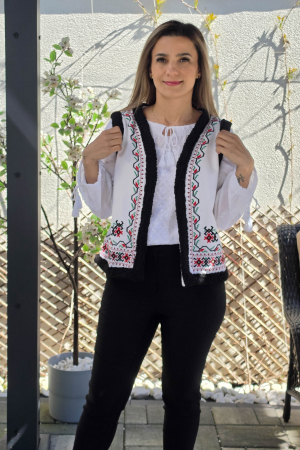 Vesta brodata traditional Dorina 4