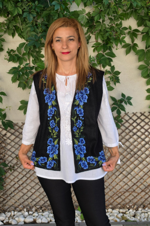 Veste Traditionale - Vesta brodata cu model traditional Minodora 2