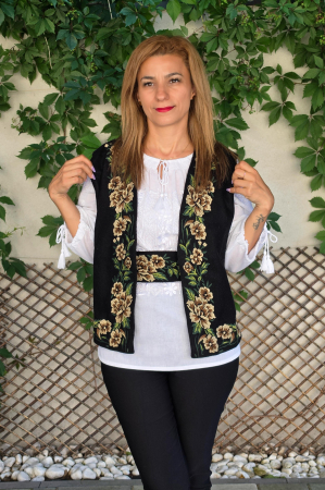 Costume Vesta si Fote traditionale - Vesta si Brau cu model traditional Minodora 2