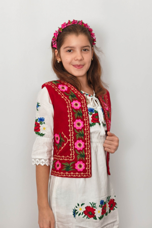 Vesta traditionala fetite Olguta 2 [1]