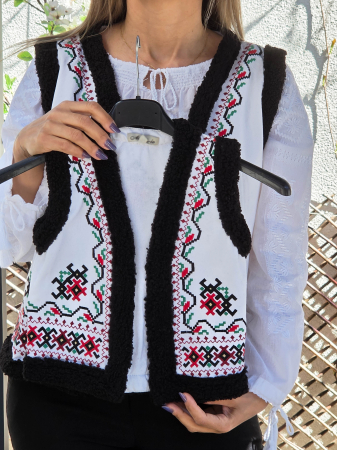 Vesta traditionala universala copii 15 [3]