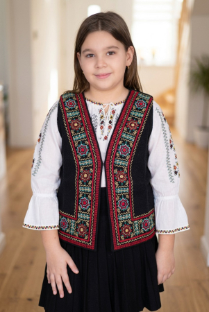 Fetite - Vesta traditionala fetite Olguta 3