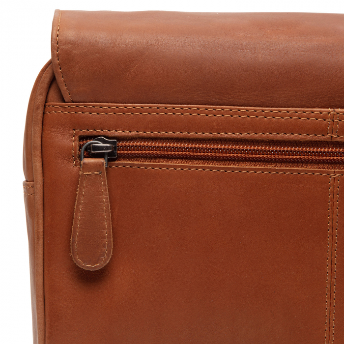 Geanta cosmetice pentru barbati, The Chesterfield Brand, cu maner si agatatoare metalica, Rosario, Maro coniac [6]