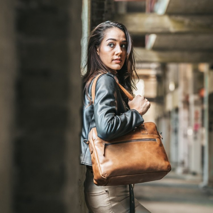 Geanta de dama din piele naturala, The Chesterfield Brand, Bergamo, Maro coniac [2]