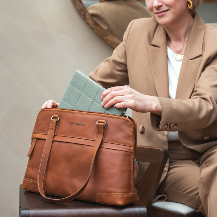 Geanta de dama din piele naturala, The Chesterfield Brand, Branson, Maro coniac [2]