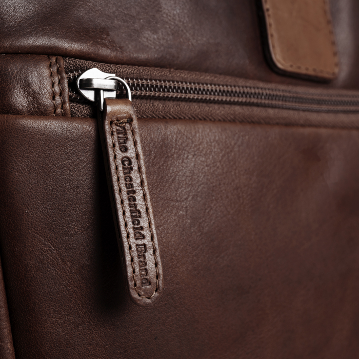 Geanta de laptop din piele naturala, The Chesterfield Brand, Seth 15 inch, Maro inchis [5]