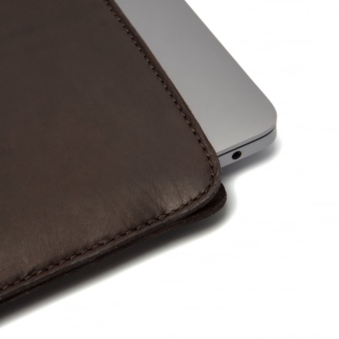 Husa pentru laptop din piele naturala, The Chesterfield Brand, Miami 15 inch, Maro inchis [4]