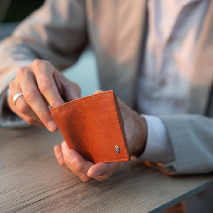 Portofel barbati din piele naturala, The Chesterfield Brand, cu protectie anti scanare RFID, Umbria, Maro coniac [2]