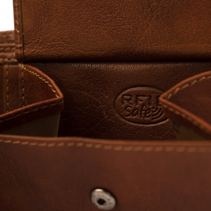 Portofel barbati din piele naturala, The Chesterfield Brand, Harlem, cu protectie anti scanare RFID, Maro coniac [4]