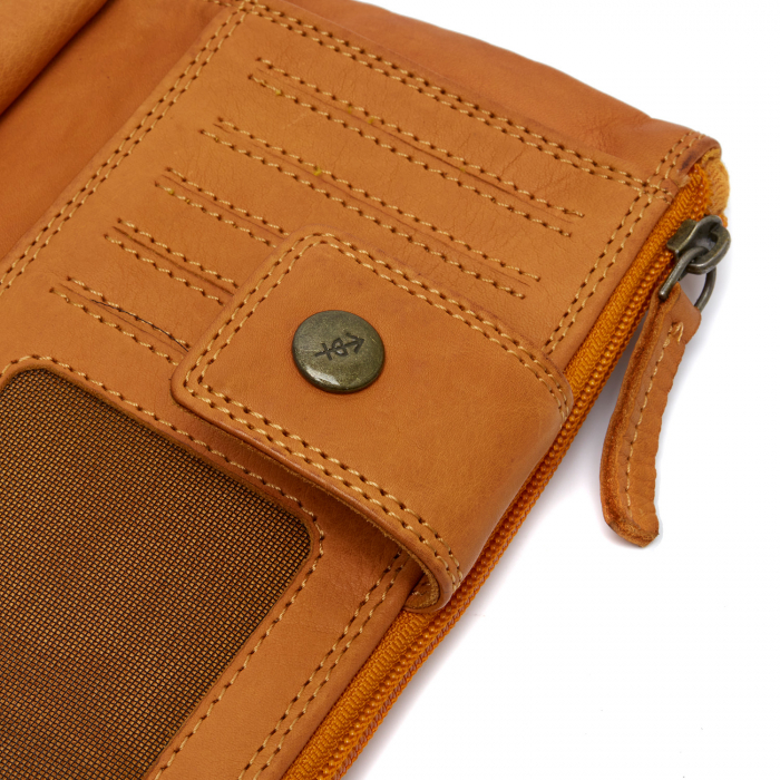 Portofel dama din piele naturala, The Chesterfield Brand, Fresno, cu protectie anti scanare RFID, Galben ocru [4]
