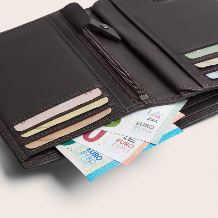 Portofel The Chesterfield Brand, cu protectie anti scanare RFID, din piele naturala, Frederick - Maro inchis [7]