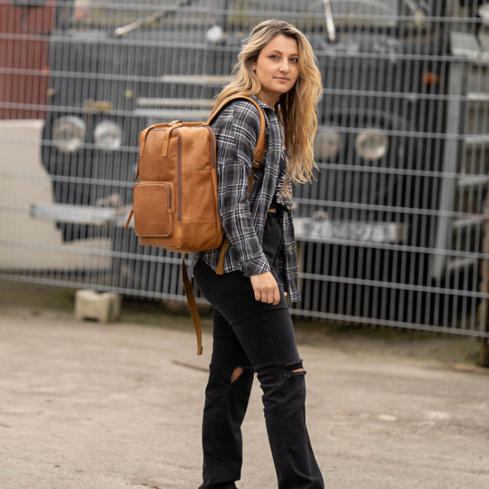 Rucsac pentru tableta si laptop de 14 inch, The Chesterfield Brand, din piele naturala, model Belford, Maro coniac [11]