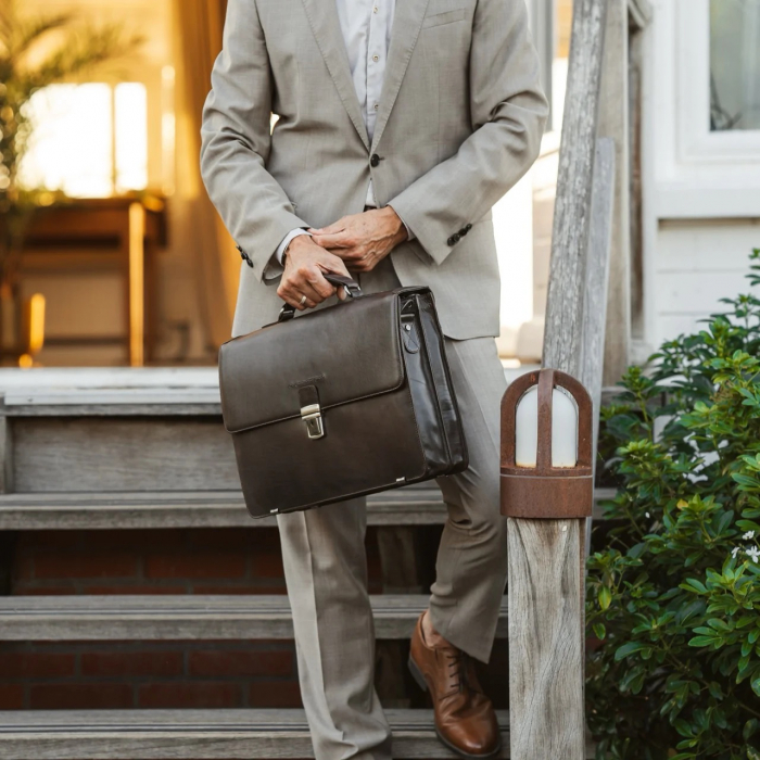 Servieta pentru acte si laptop 15 inch, The Chesterfield Brand, Salvatore, piele naturala, Maro inchis [2]