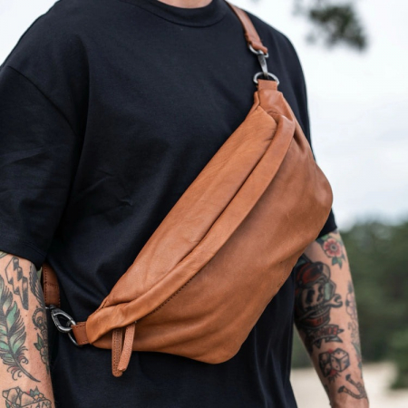 Borseta (marsupiu) de brau si umar  The Chesterfield Brand, din piele, model Kruger, Maro coniac