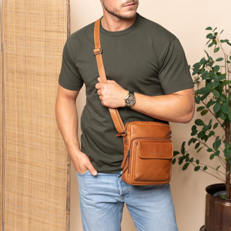 Genti - Geanta de barbati, The Chesterfield Brand, din piele naturala, Montira, Maro coniac