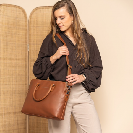 Genti laptop - Geanta de laptop din piele naturala, The Chesterfield Brand, Cameron 15 inch, Maro coniac