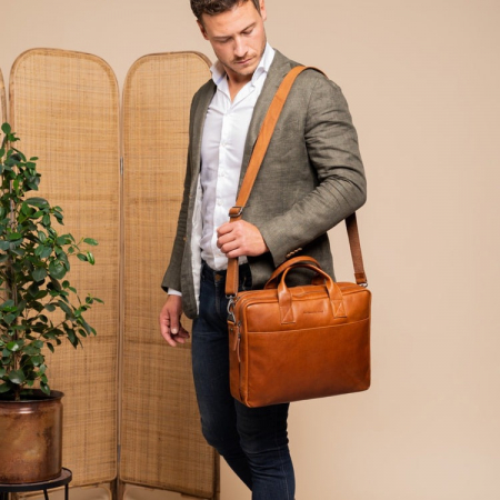 Geanta de laptop din piele naturala, The Chesterfield Brand, Frazer 15 inch, Maro coniac