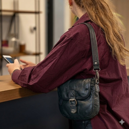 Geanta mica de dama, din piele naturala vintage, The Chesterfield Brand, Lisboa, Negru