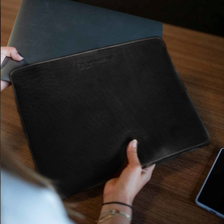 Accesorii - Husa pentru laptop din piele naturala, The Chesterfield Brand, Miami 15 inch, Negru