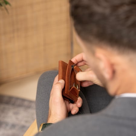 Portofel unisex cu suport pentru carduri, din piele naturala, The Chesterfield Brand, Gabriela, cu protectie anti scanare RFID, Maro coniac [2]