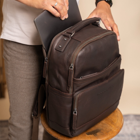 Rucsac pentru laptop de 14 inch si tableta, The Chesterfield Brand, din piele naturala, Austin, Maro inchis [1]