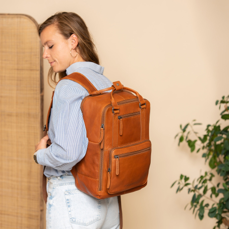 Rucsacuri - Rucsac pentru tableta si laptop de 15 inch, The Chesterfield Brand, din piele naturala, Calden, Maro coniac