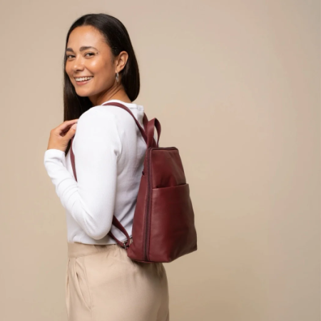 Rucsacuri - Rucsac The Chesterfield Brand din piele moale, Ilara, Visiniu