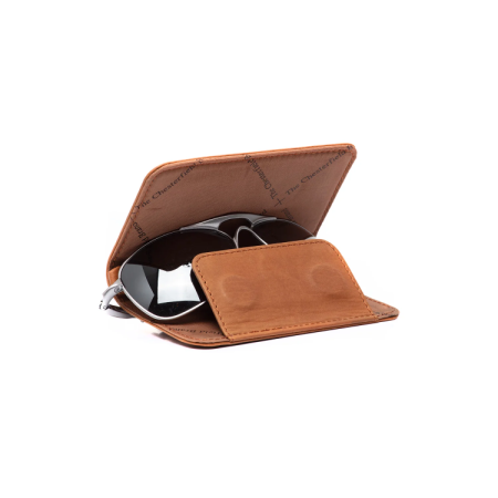 Set Cadou de Lux The Chesterfield Brand – Portofel dama, Husa Pasaport, Port Card și Husa Ochelari, Piele Naturala - Maro Coniac [12]
