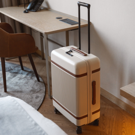 Genti voiaj - Troler mediu din policarbonat usor si piele naturala, The Chesterfield Brand, Zuna, Bej