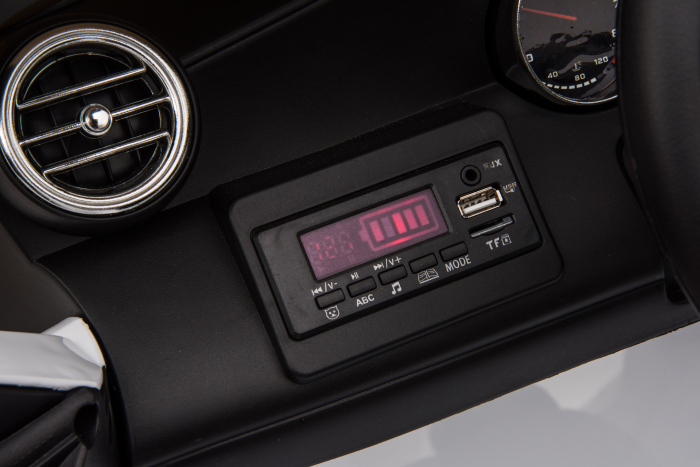 Masinuta electrica 4x4 Premier Mercedes GLC 63S Maxi, 12V, roti cauciuc EVA, scaun piele ecologica, alb [15]