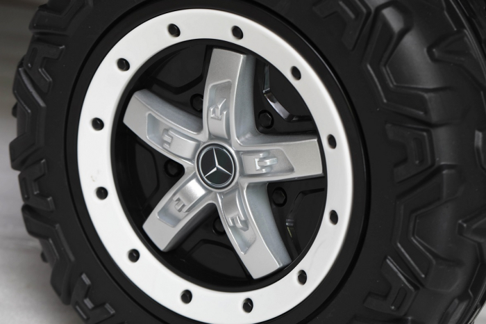 Masinuta electrica 4x4 Premier Mercedes Unimog, 12V, roti cauciuc EVA, scaun piele ecologica, alb [6]