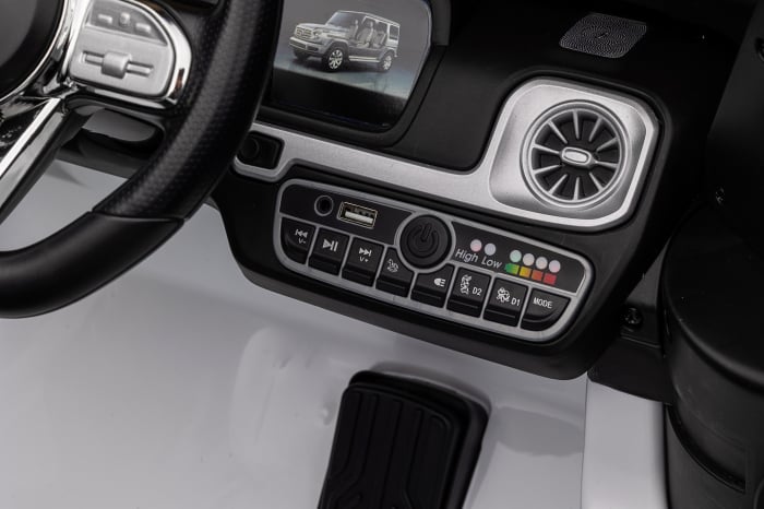 Masinuta electrica Premier 4x4 Mercedes G500, 12V, roti cauciuc EVA, scaun piele ecologica, alb [52]