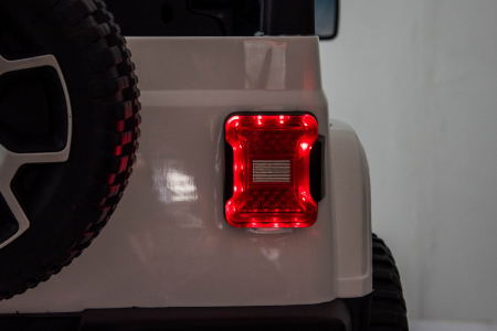 Masinuta electrica 4x4 Premier Jeep Wrangler Rubicon, 10.8V baterie Li-Ion, roti cauciuc EVA, scaun piele ecologica, alb [22]