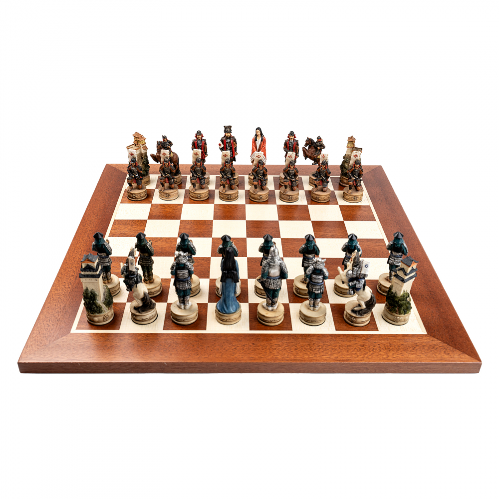 Set piese sah tematice Samurai cu taba de sah din lemn de mahon [4]