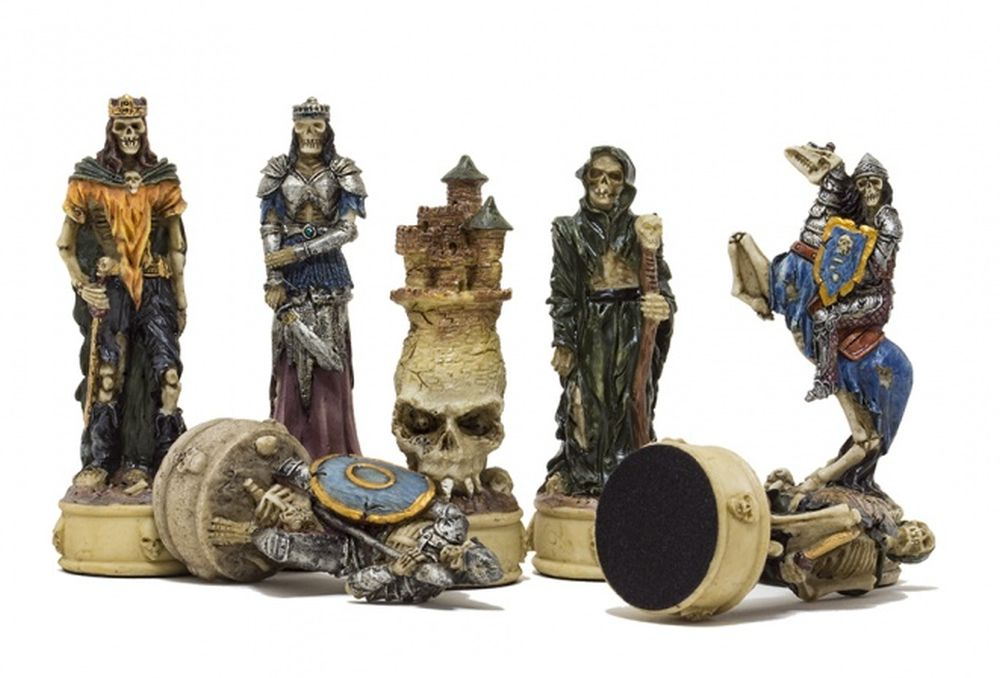 Set sah cu piese tematice Skeleton (Zombie) cu tabla si cutie imitatie piele [3]