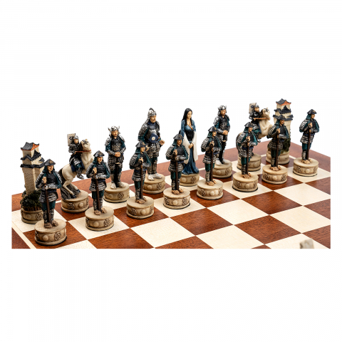 Combo Seturi - Set piese sah tematice Samurai cu taba de sah din lemn de mahon