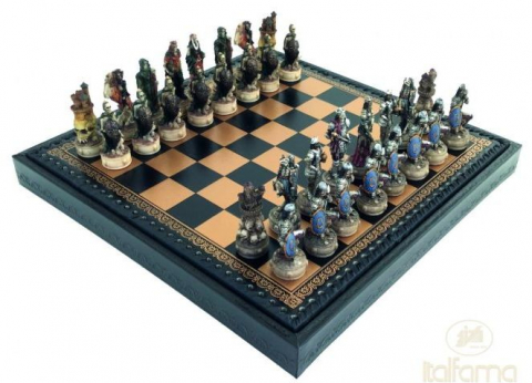 Combo Seturi - Set sah cu piese tematice Skeleton (Zombie) cu tabla si cutie imitatie piele