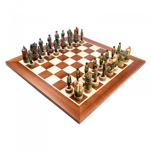 Set sah cu piese tematice WWII cu tabla mahon [1]