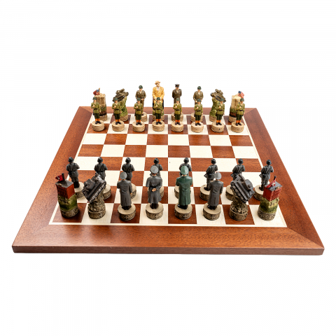 Set sah cu piese tematice WWII cu tabla mahon [4]