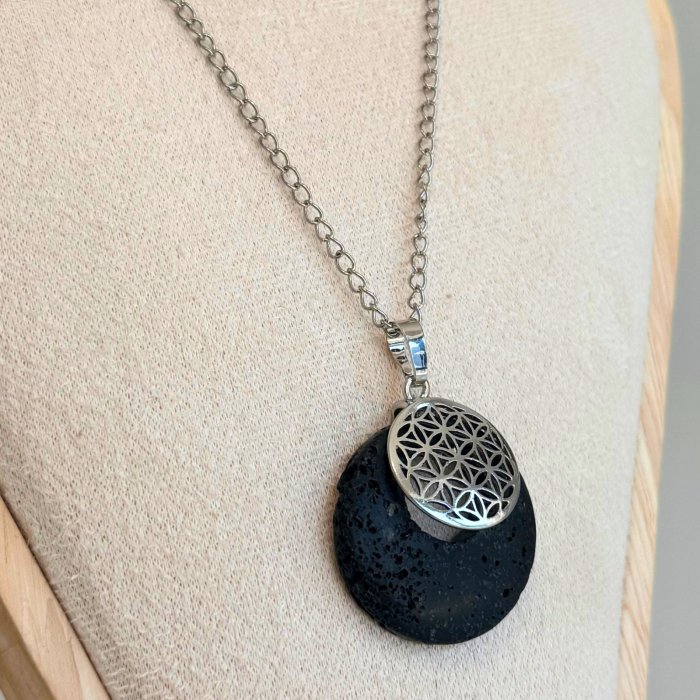 Colier aromaterapie cu pandant din Lava si otel inoxidabil - Flower of Life [2]