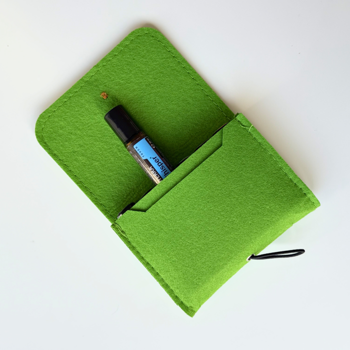 Portofel pentru uleiuri esentiale din fetru verde [2]