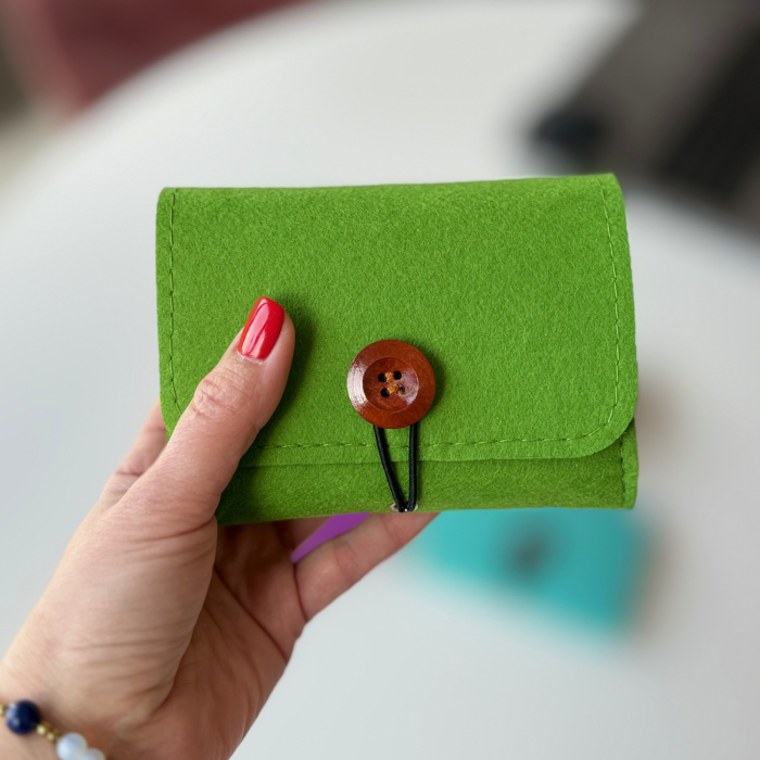 Portofel pentru uleiuri esentiale din fetru verde [4]